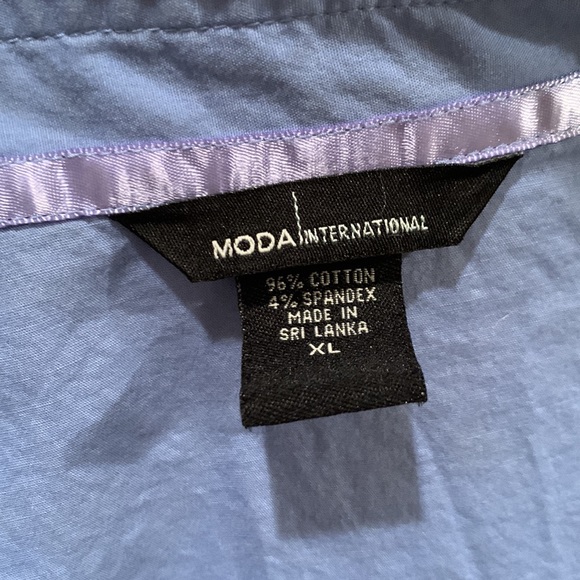 Women’s Moda International Long Sleeve Button Down Top - Picture 13 of 13